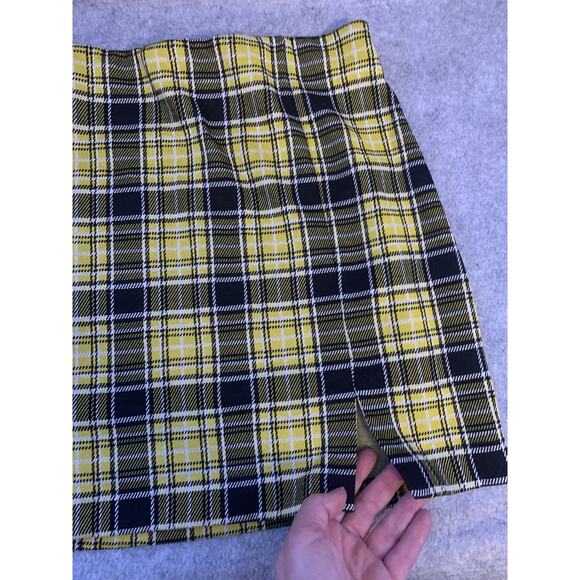 Divided Yellow Plaid Skirt By H&M, Size Small, Mini Skirt With Elastic Waist - Picture 4 of 9
